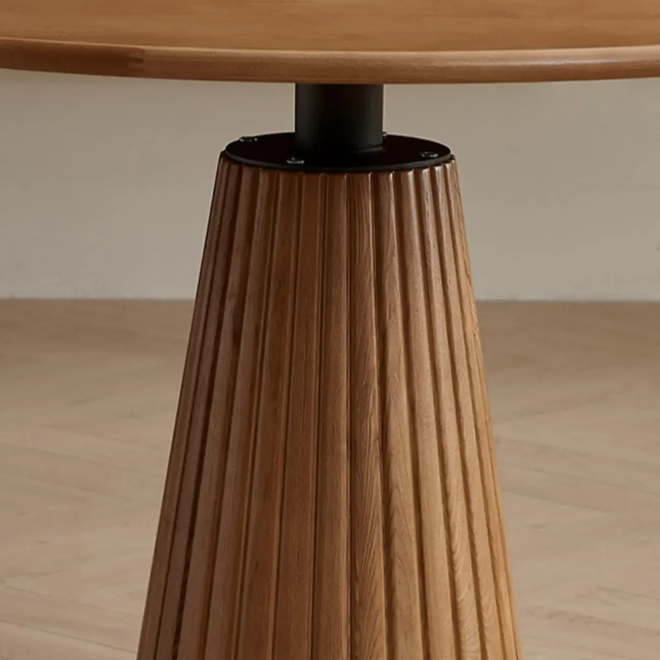 Simplistic Natural Ash Wood Round Dining Table Image - 6