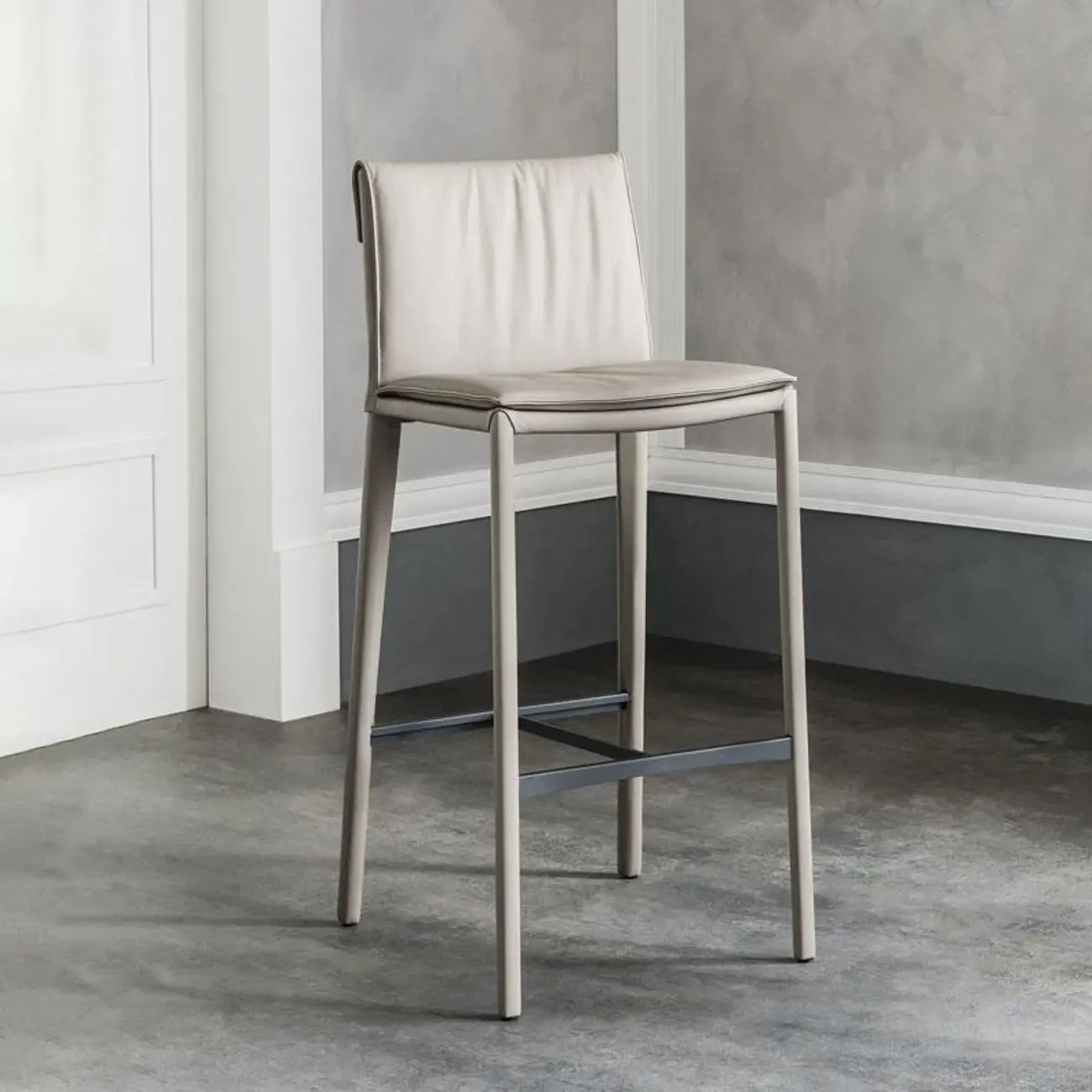 Modern 4-Leg Trestle Footrest Low Back Bar Stools Image - 1