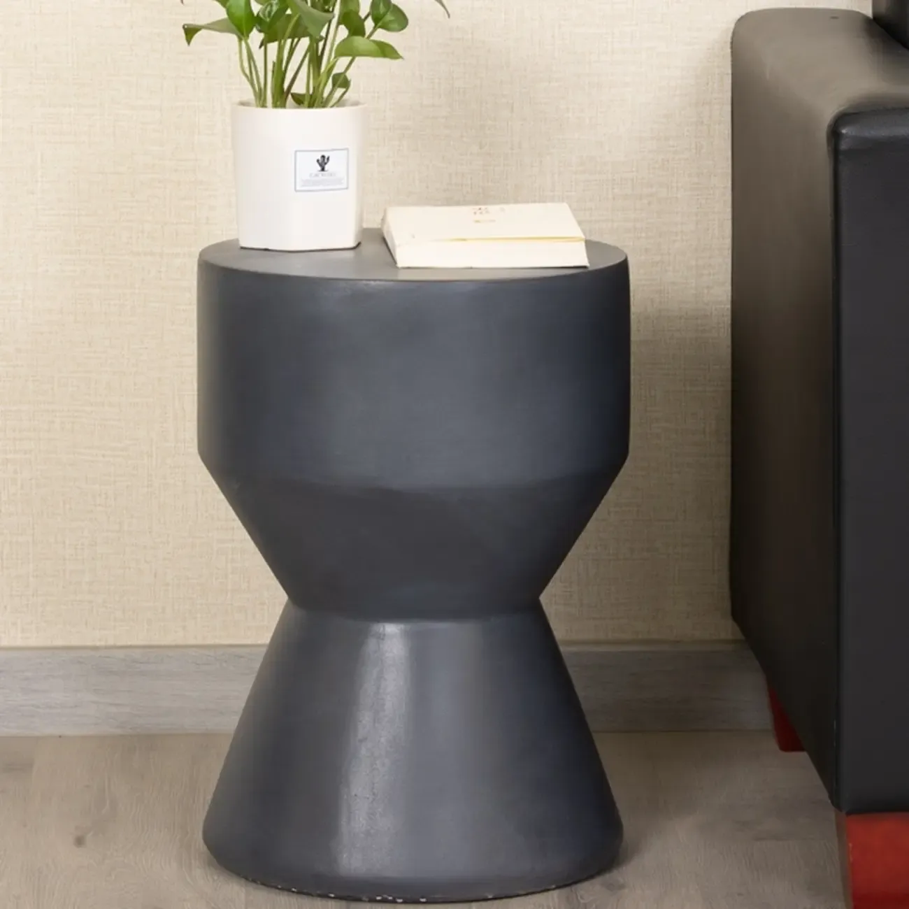 Elegant Concrete Round End Table with Gloss Surface for Home Image - 1
