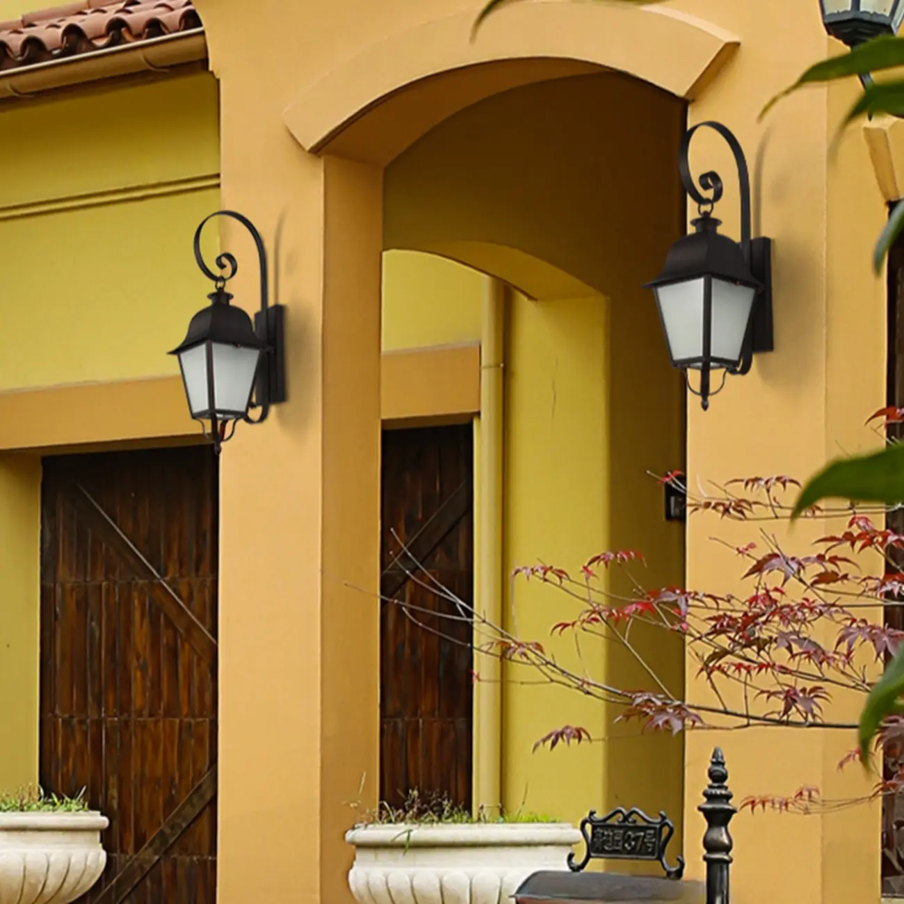 Vintage Black Outdoor Wall Light with Geometric Glass Image - 4 | homeyfad