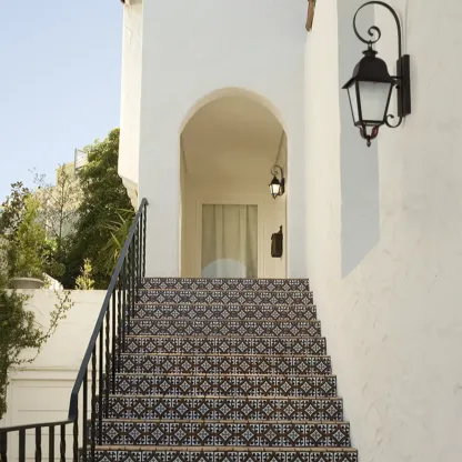 Vintage Black Outdoor Wall Light with Geometric Glass Image - 2