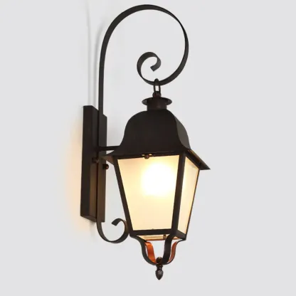 Vintage Black Outdoor Wall Light with Geometric Glass Image - 9