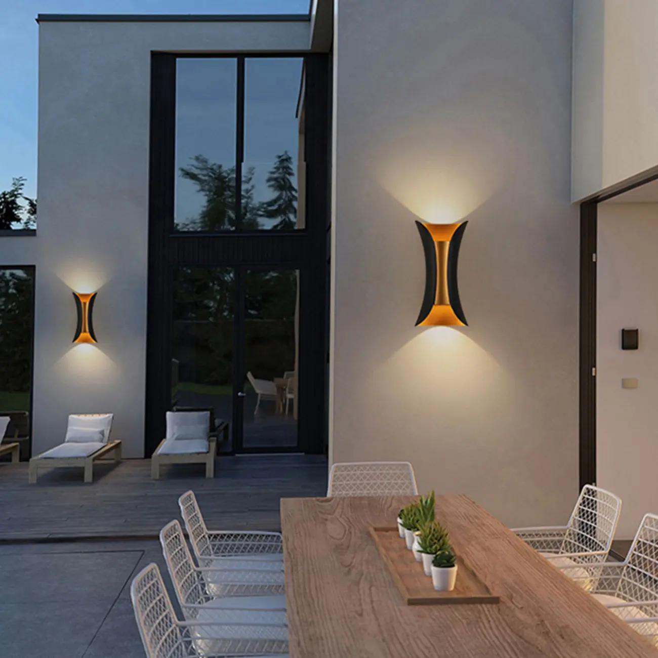 Modern Warm Light Black Metal Wall Sconce Image - 3 | homeyfad