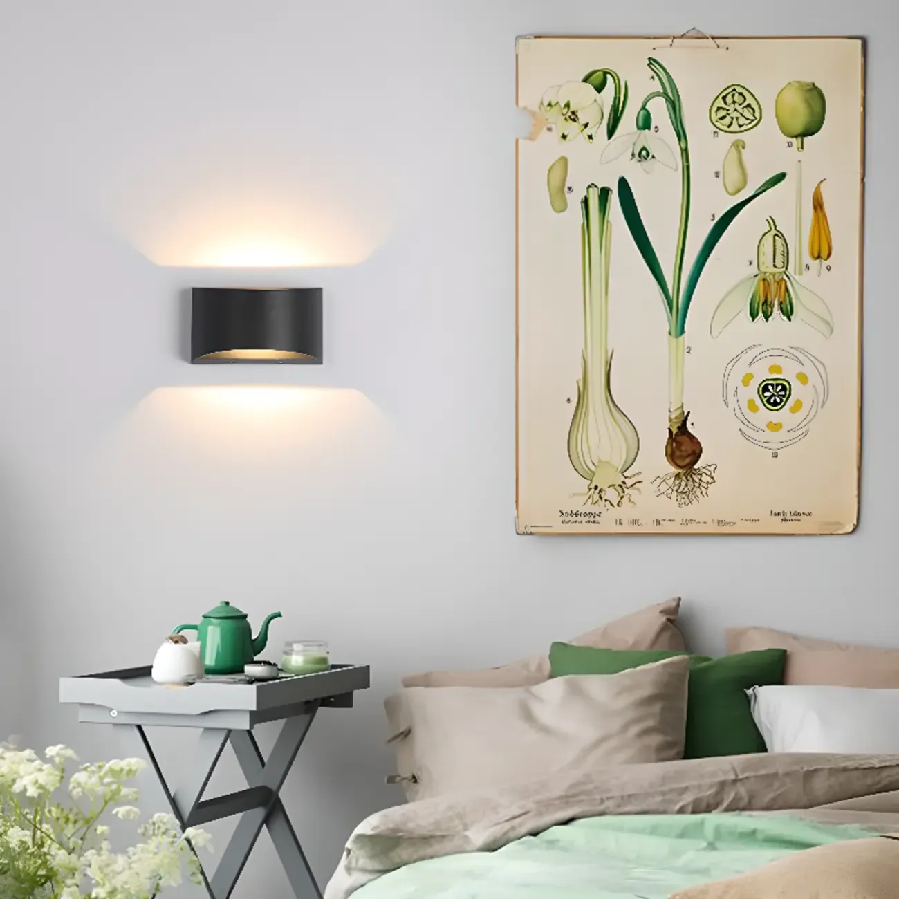 Modern Warm Light Black Metal Wall Sconce Image - 4