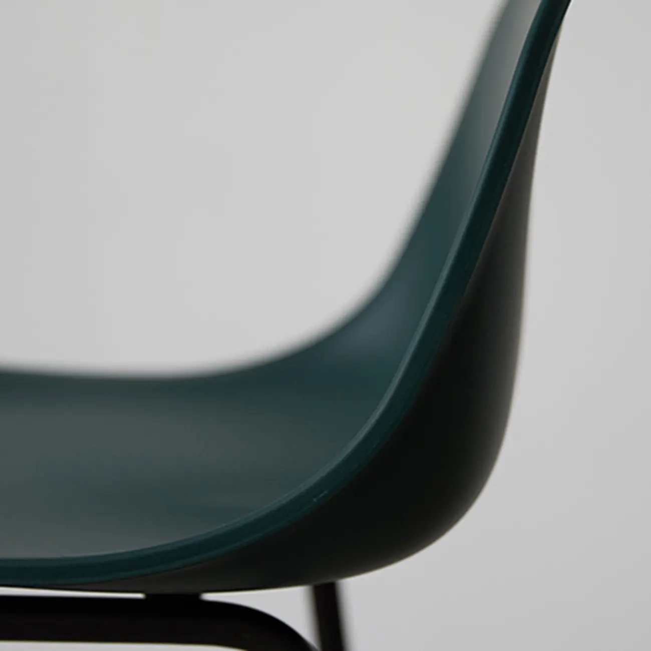 Modern Metal Elegant Comfort Bar Stool with Sleek Design | homeyfad