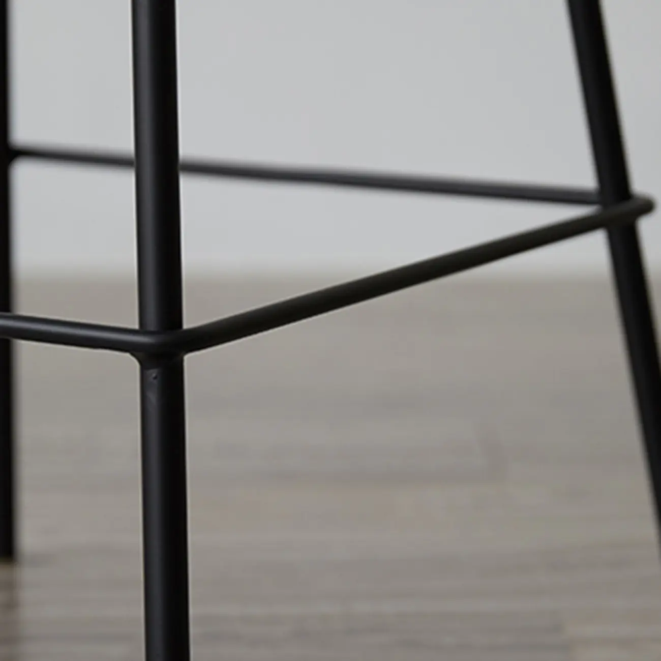 Modern Metal Elegant Comfort Bar Stool with Sleek Design | homeyfad