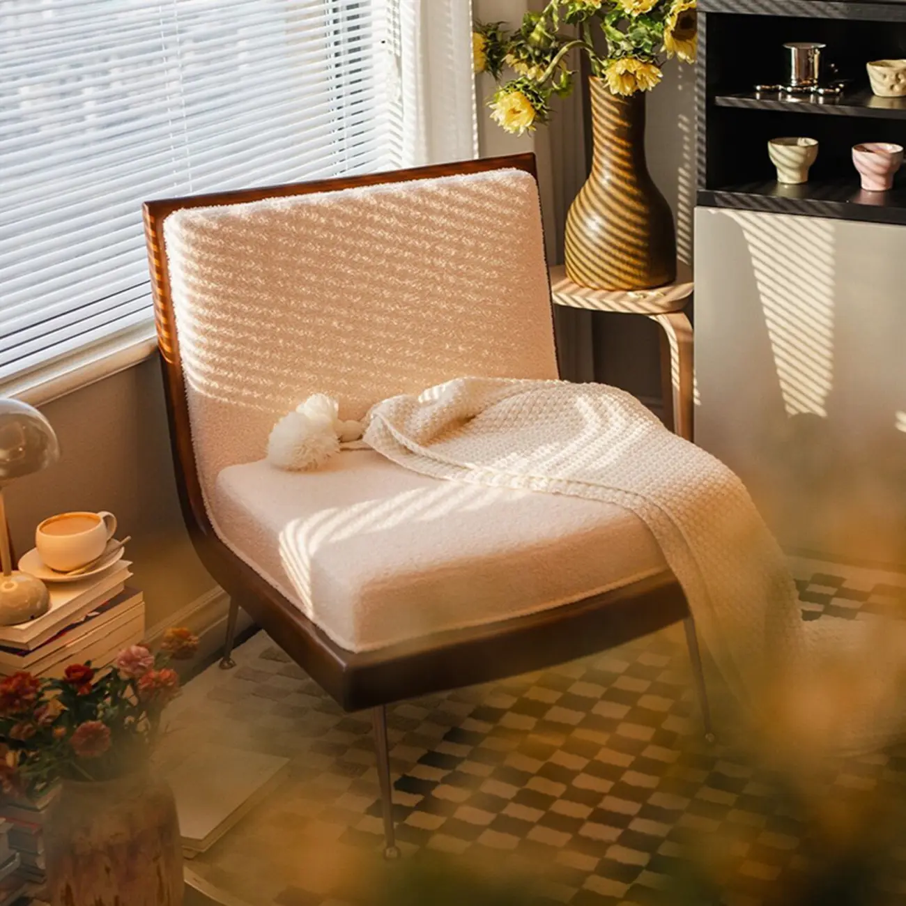 Glam Upholstered Accent Chair with White Sherpa for Living Room Image - 2 | homeyfad