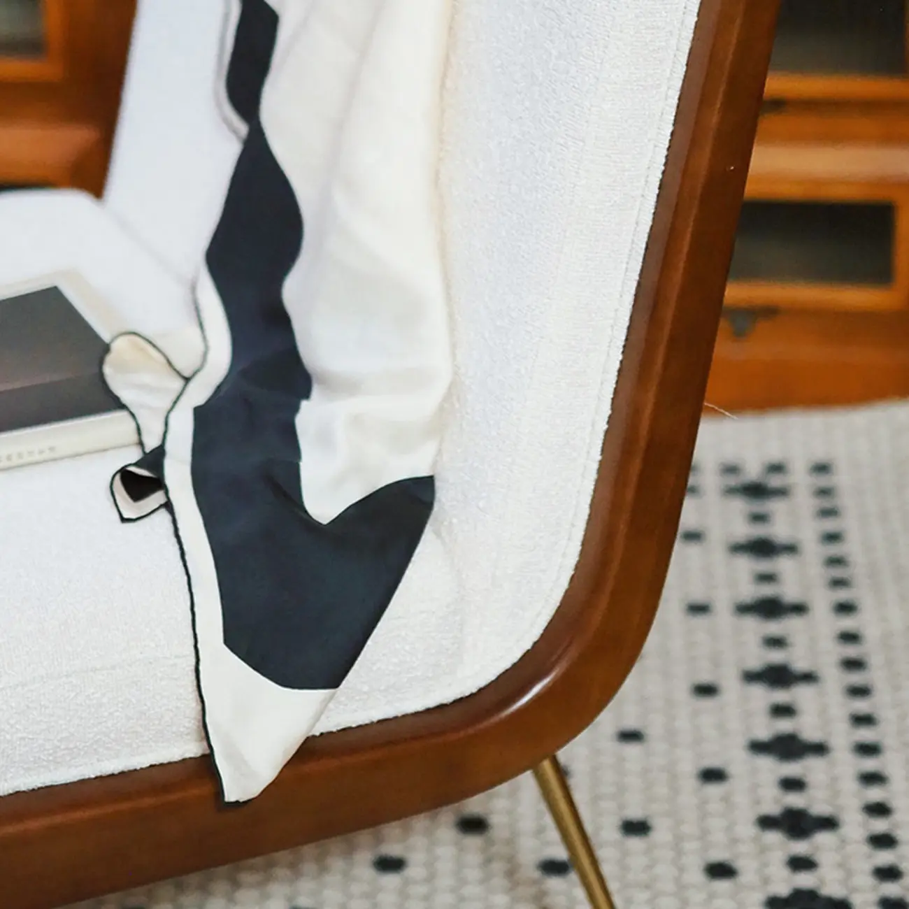 Glam Upholstered Accent Chair with White Sherpa for Living Room Image - 7 | homeyfad