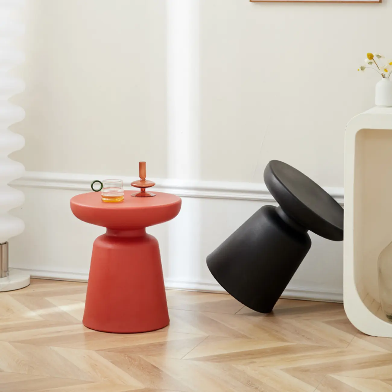 Simple Red Round End Table with Drum Base Image - 2 | homeyfad