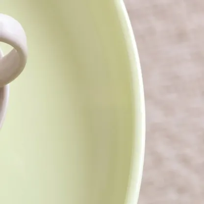 Scandinavian Plastic Round End Table with Tray Top for Bedroom Image - 9