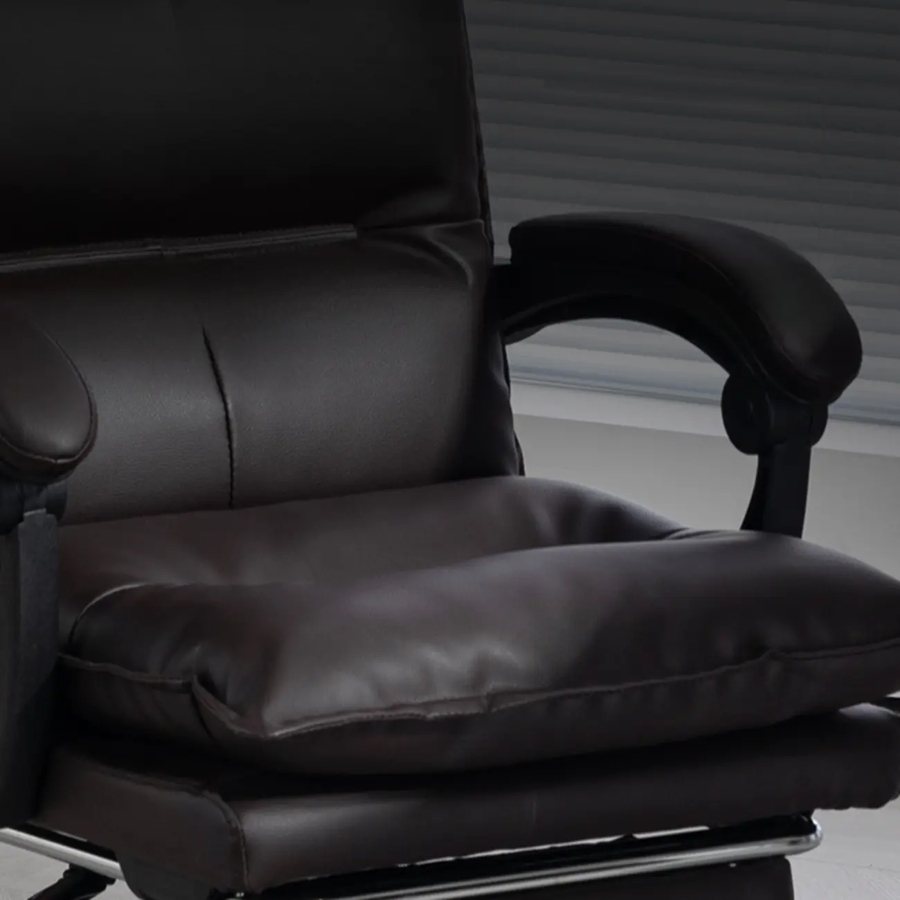 Modern Brown Leather Reclining Executive Office Chair Image - 7 | homeyfad