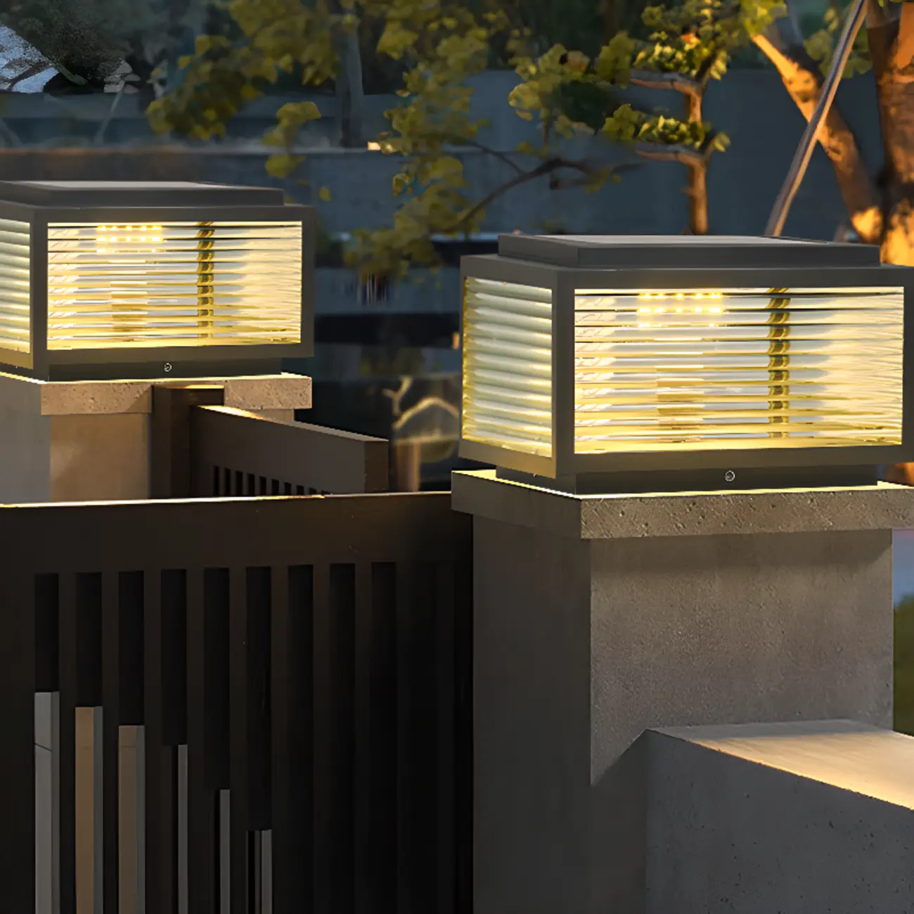 Black Metal Clear Glass Solar Post Cap Light Image - 1 | homeyfad