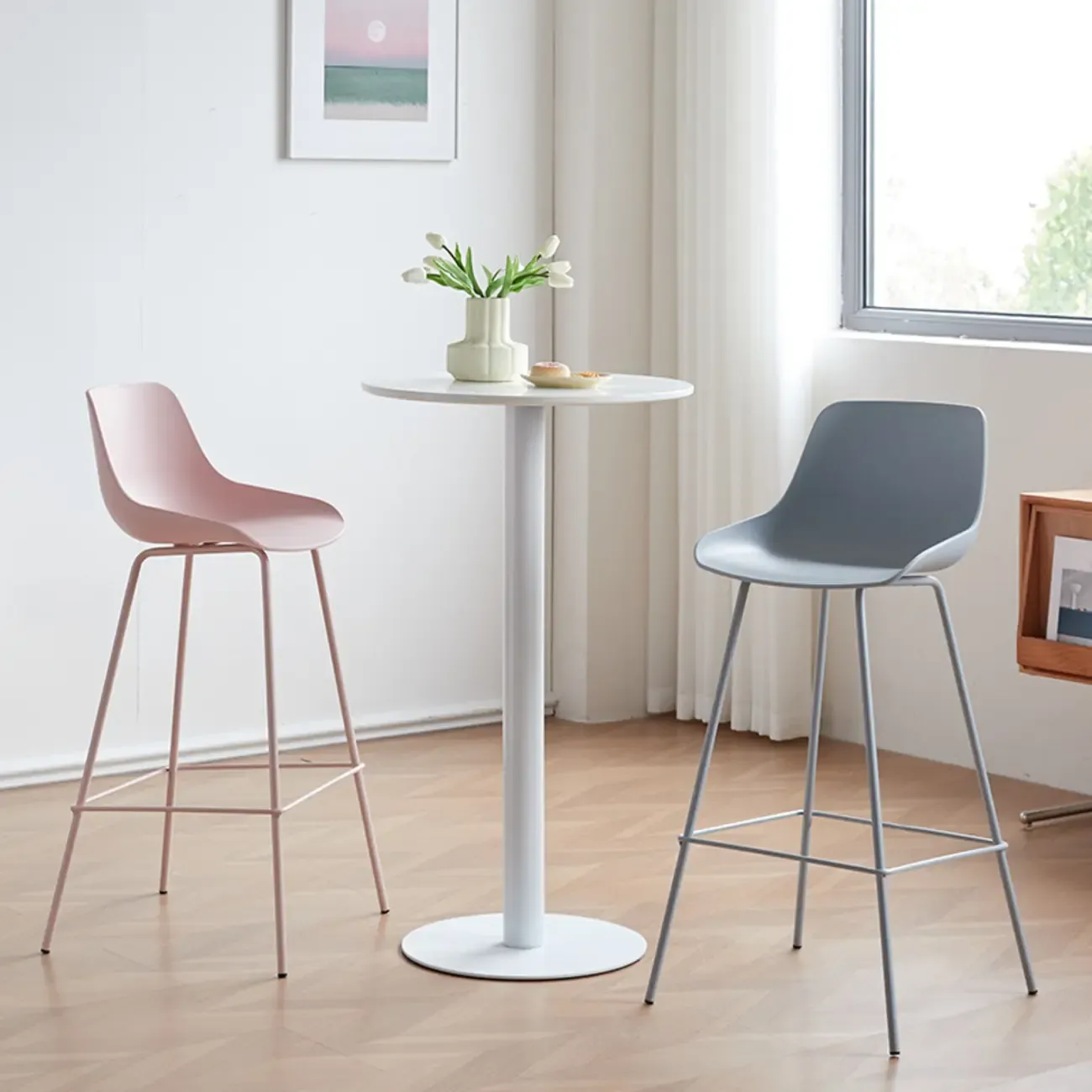 Modern Minimalist Metal Sleek Design Bar Stool