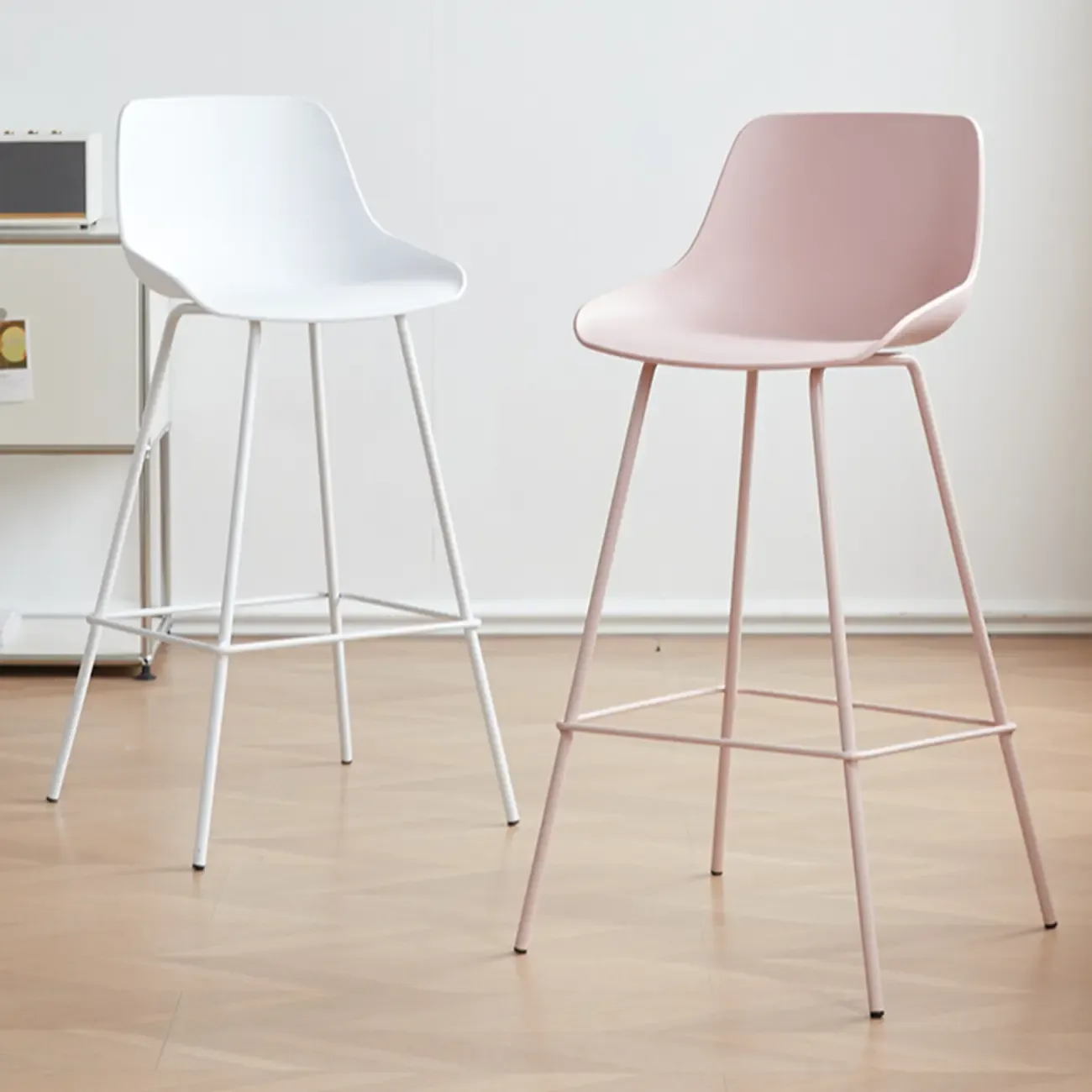 Modern Minimalist Metal Sleek Design Bar Stool