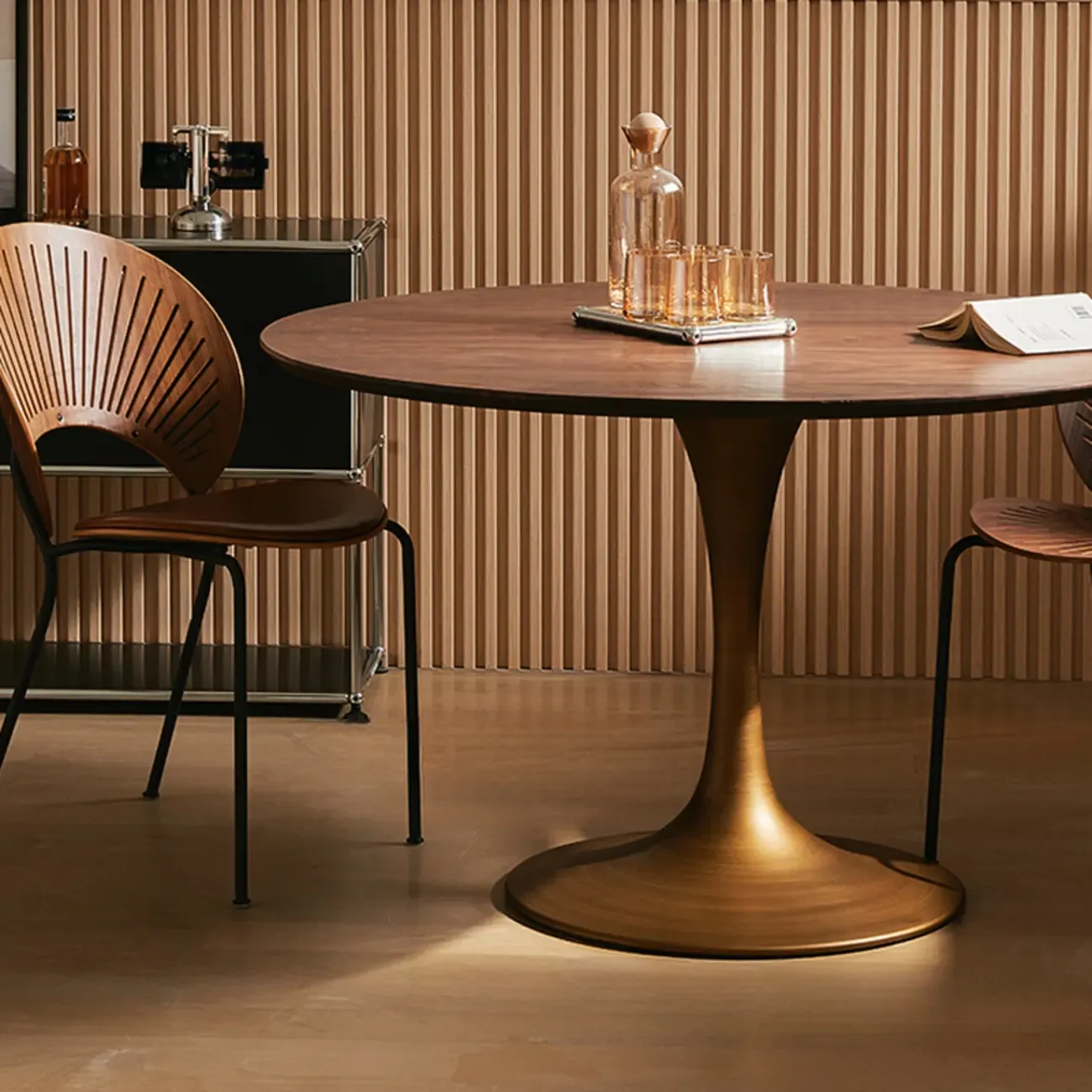 Glam Brown Wood Round Dining Table Image - 6