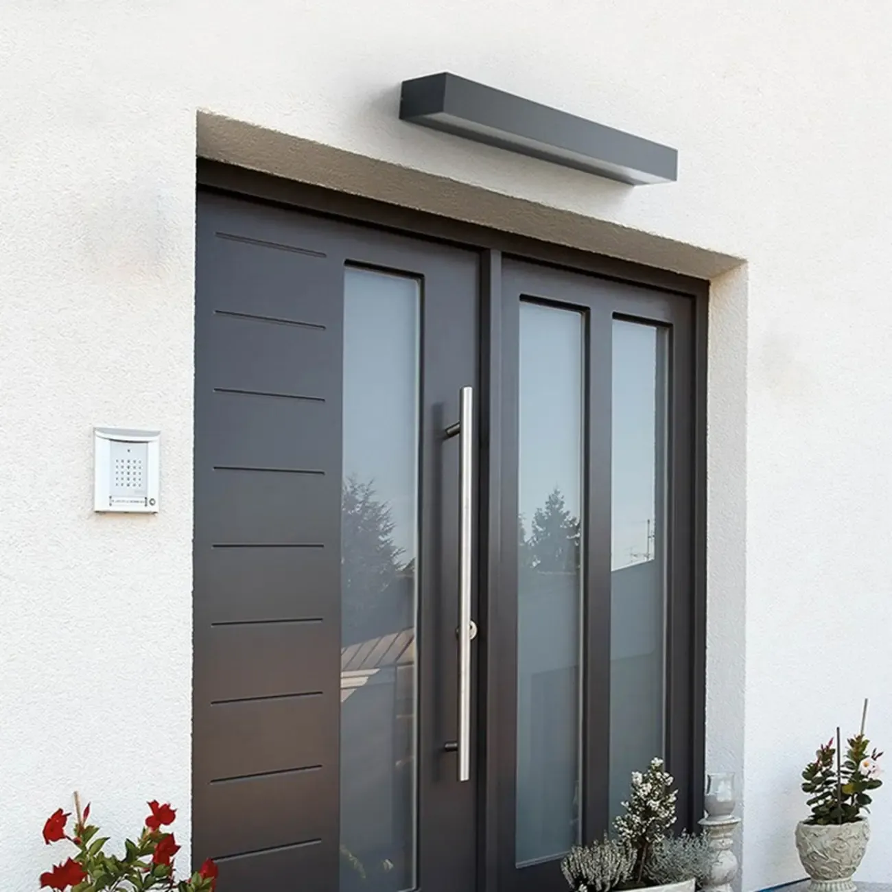 Morden Outdoor Wall Sconce with Frosted Glass Shade Image - 11