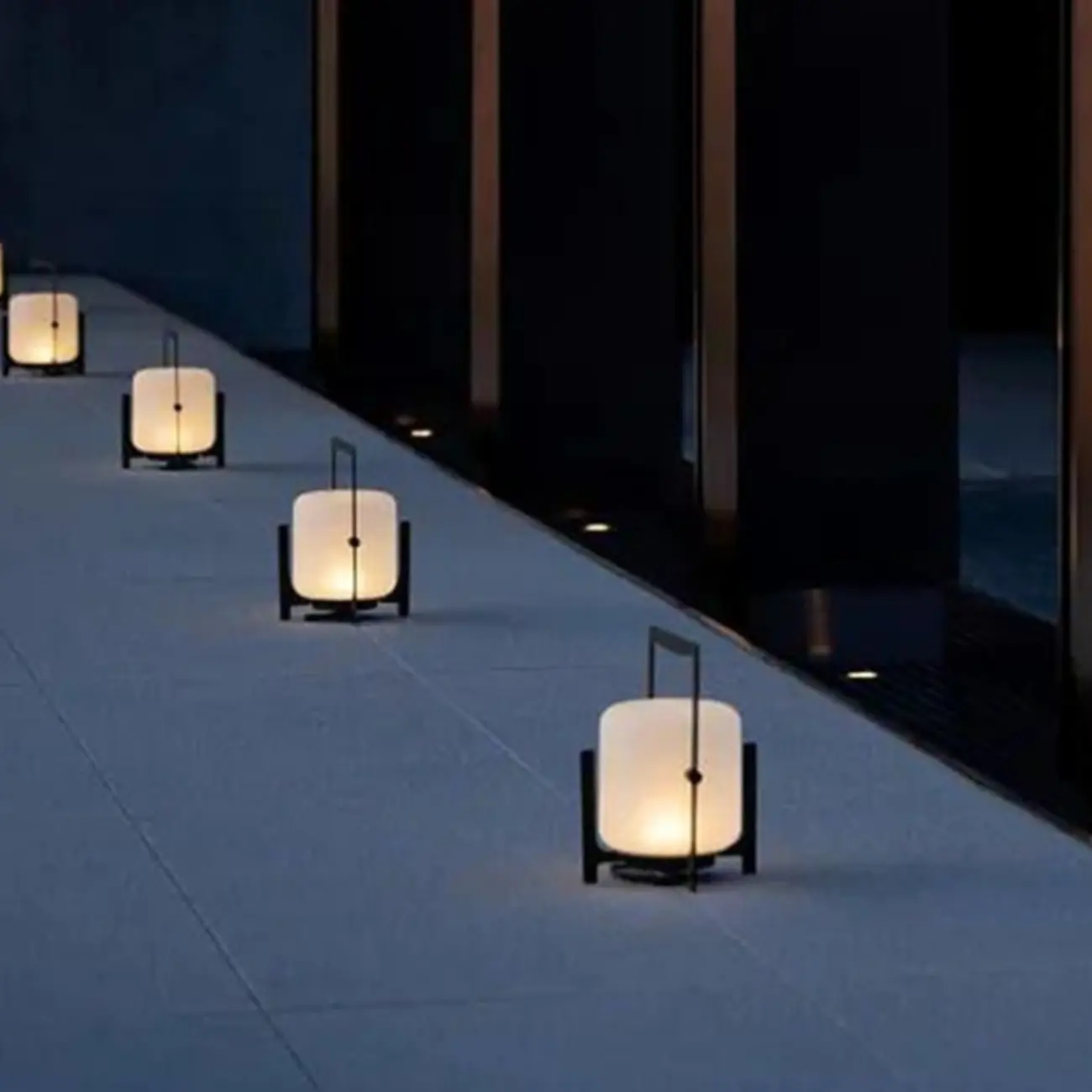 Portable Glass Lantern Outdoor Post Lights | homeyfad