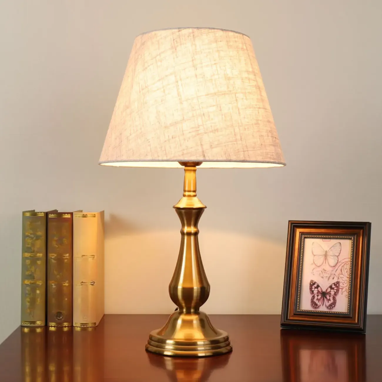 Elegant Classic Gold Metal Table Lamp With Fabric Shade | HomeyFad