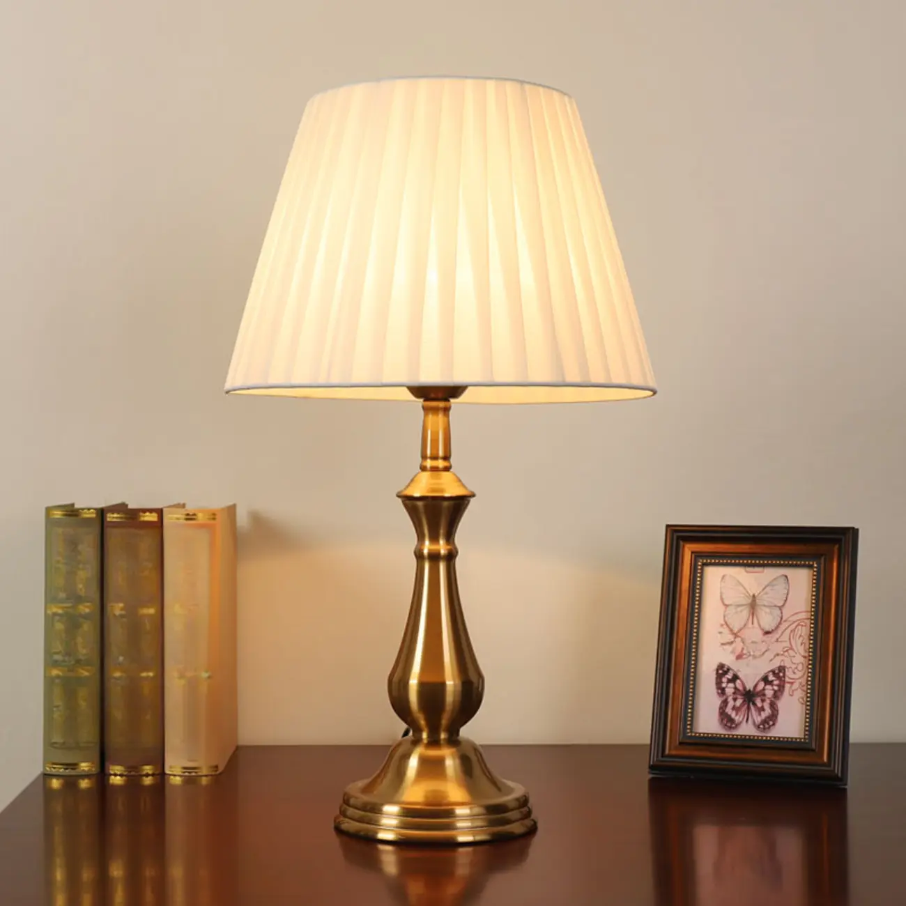 Elegant Classic Gold Metal Table Lamp With Fabric Shade Image - 2 | homeyfad