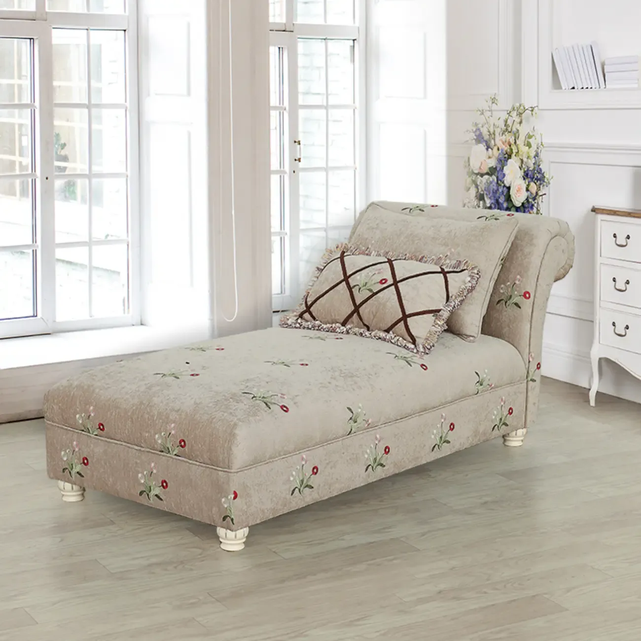 Trendy Floral Chaise Lounge with 2 Pillows Image - 5