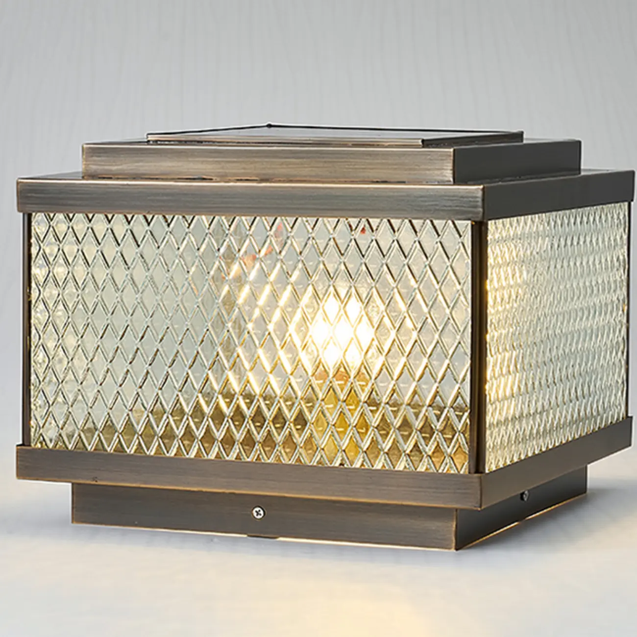 Modern Square Ribbing Glass Solar Post Cap Light Image - 3 | homeyfad