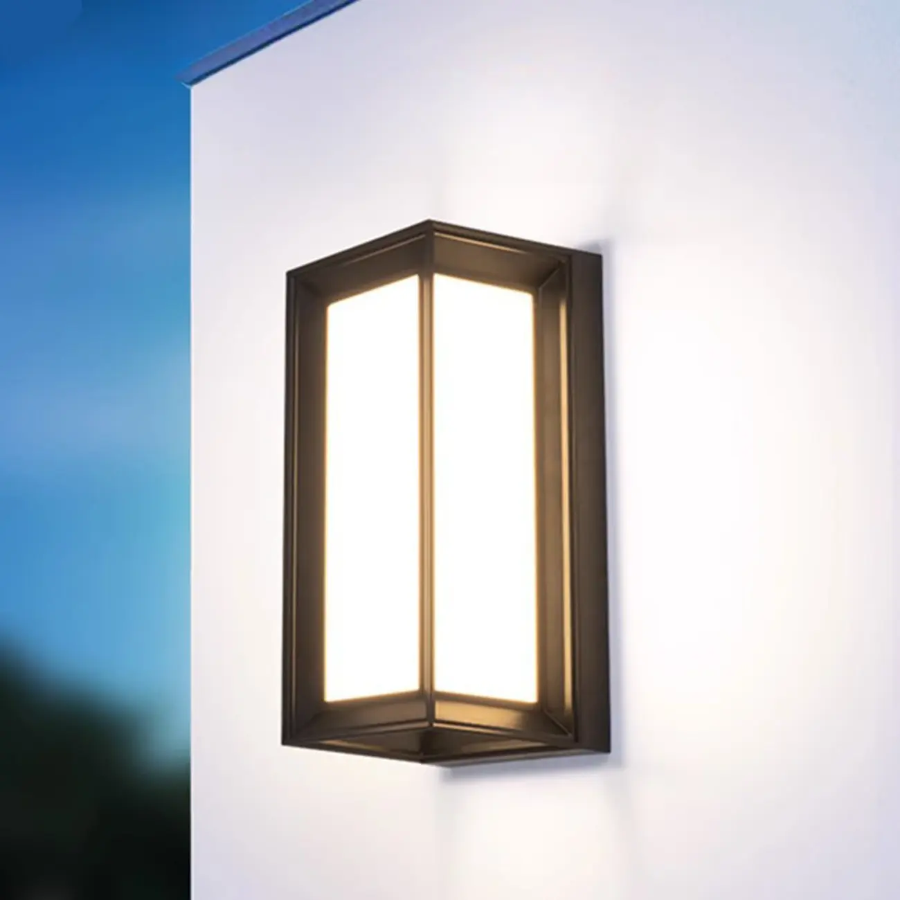 Modern Black Metal Rectangle Minimalist Wall Sconce Image - 3 | homeyfad