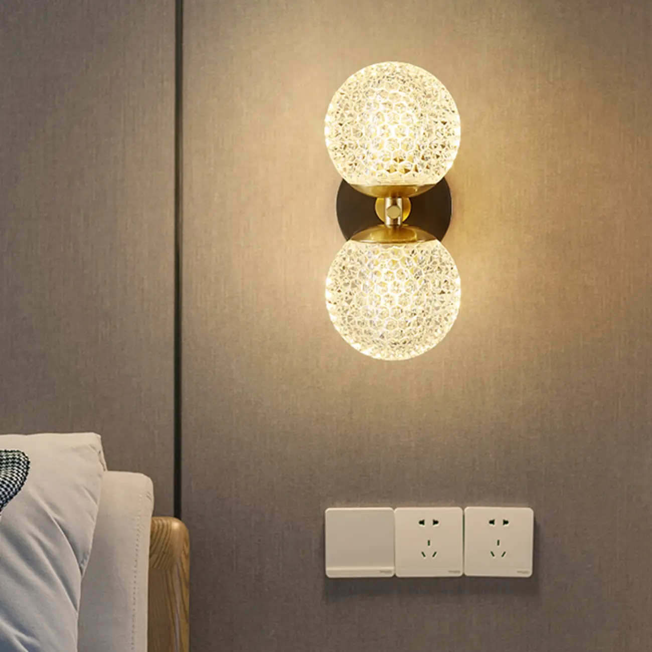 Shiny Gilded Exquisite Shade Wall Sconce Image - 3 | homeyfad