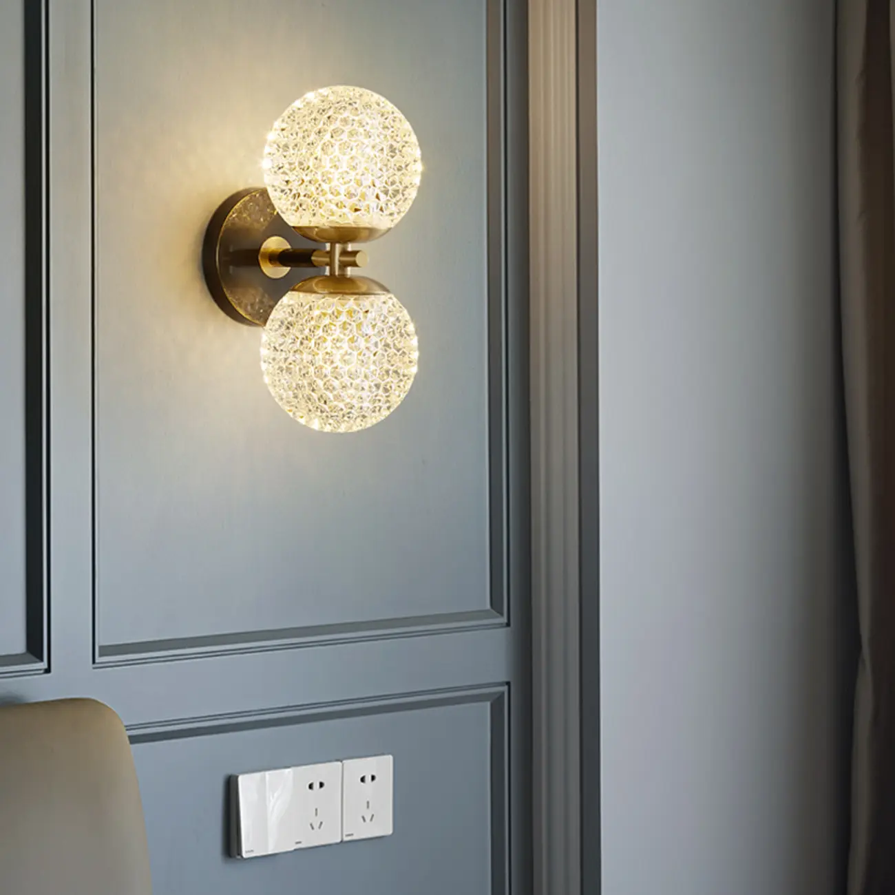 Shiny Gilded Exquisite Shade Wall Sconce Image - 4 | homeyfad