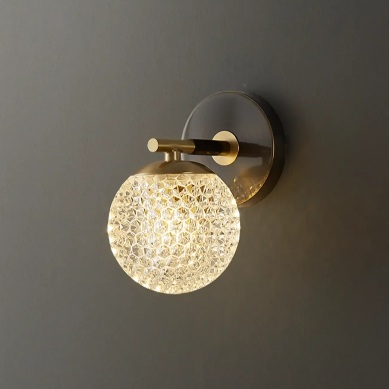 Shiny Gilded Exquisite Shade Wall Sconce Image - 13