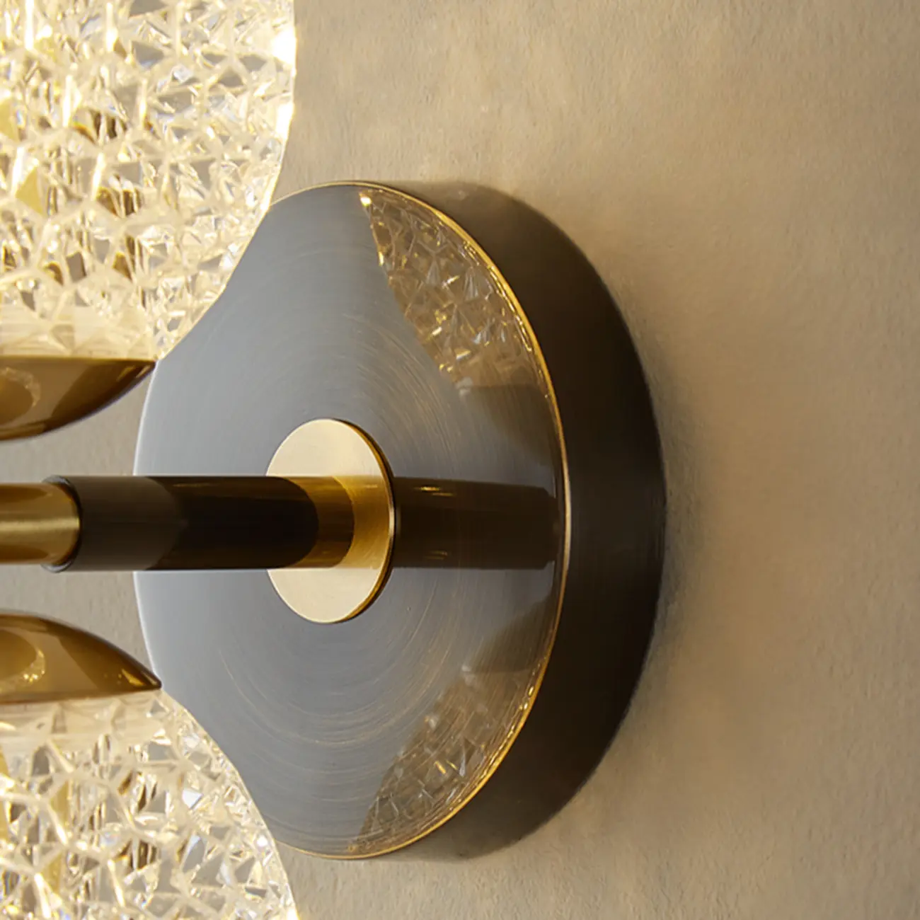 Shiny Gilded Exquisite Shade Wall Sconce Image - 14 | homeyfad
