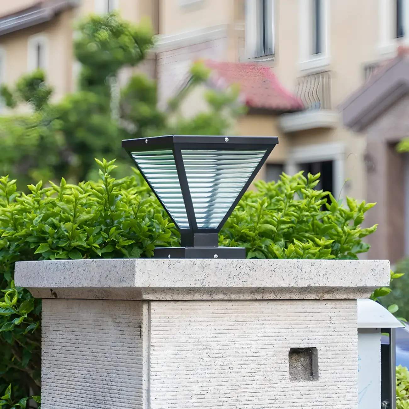 Ribbing Glass Black Pyramid Solar Post Cap Light Image - 4