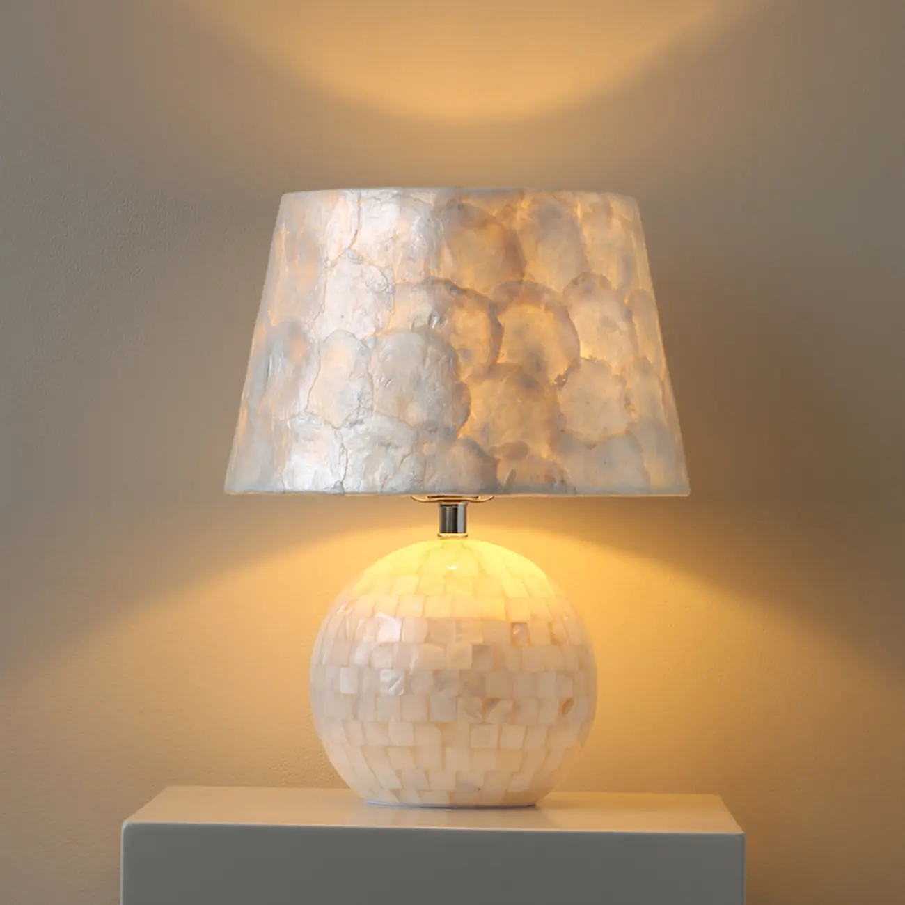 Modern Shell Table Lamp with Geometric Shade, LED Image - 2 | homeyfad