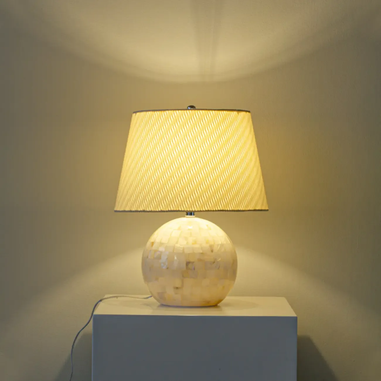 Modern Shell Table Lamp with Geometric Shade, LED Image - 5