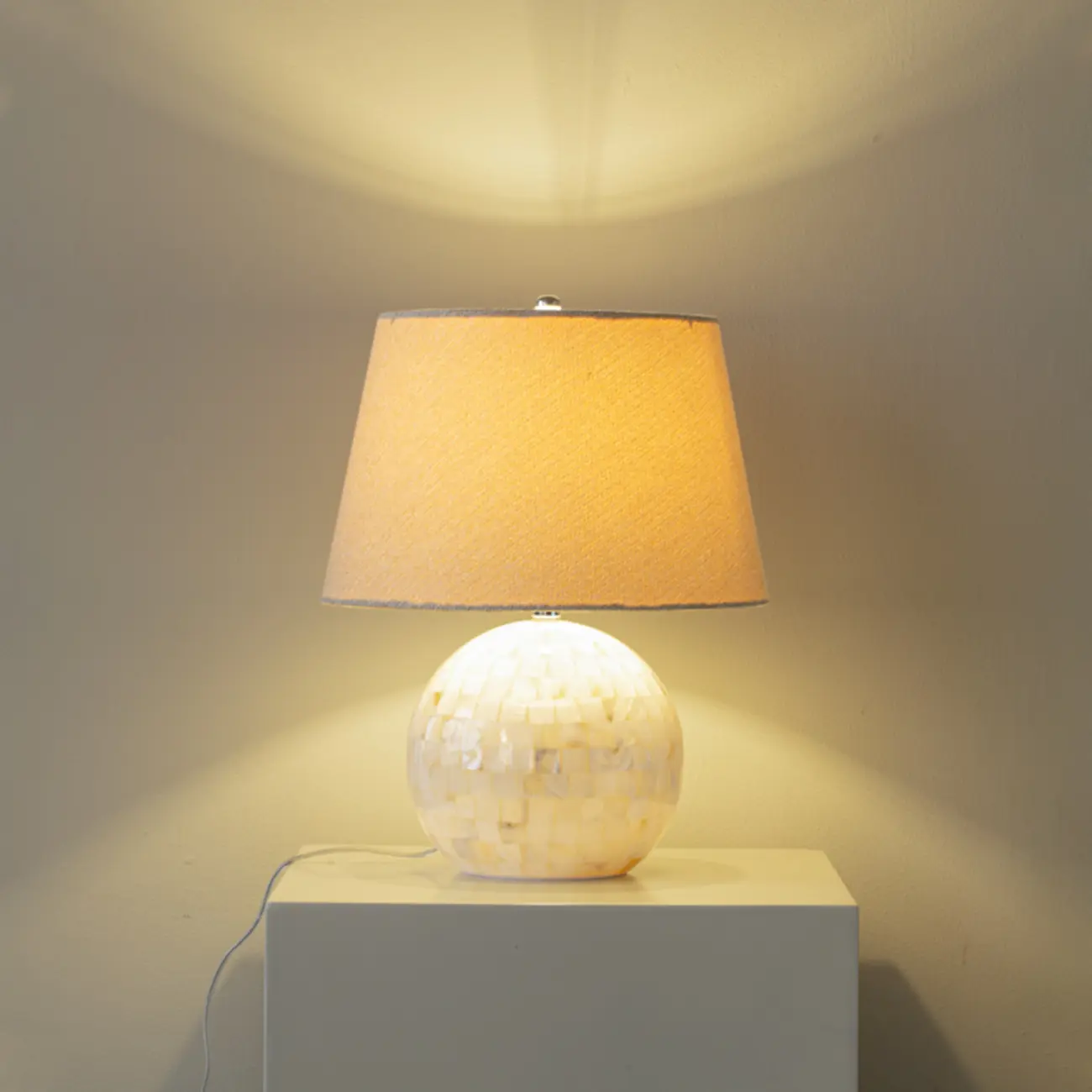 Modern Shell Table Lamp with Geometric Shade, LED Image - 9 | homeyfad