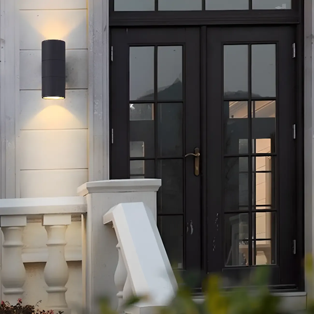 Modern Metal Black Cylinder Outdoor Wall Sconce Image - 2