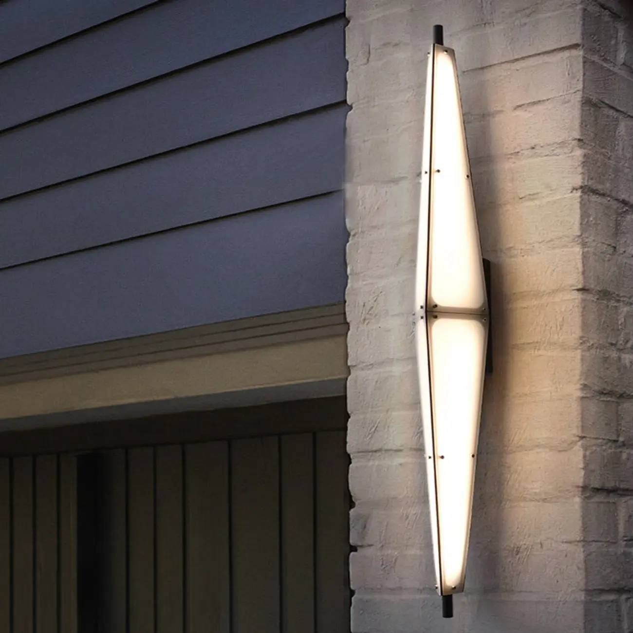 Modern Geometric White Acrylic LED Wall Sconce Image - 1 | homeyfad