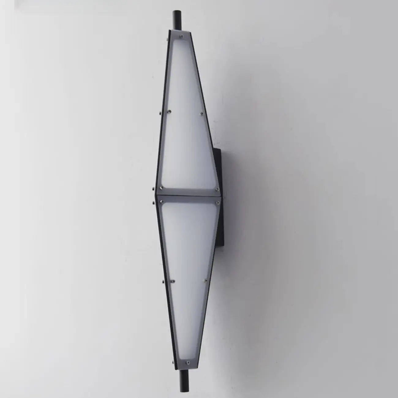 Modern Geometric White Acrylic LED Wall Sconce Image - 8 | homeyfad