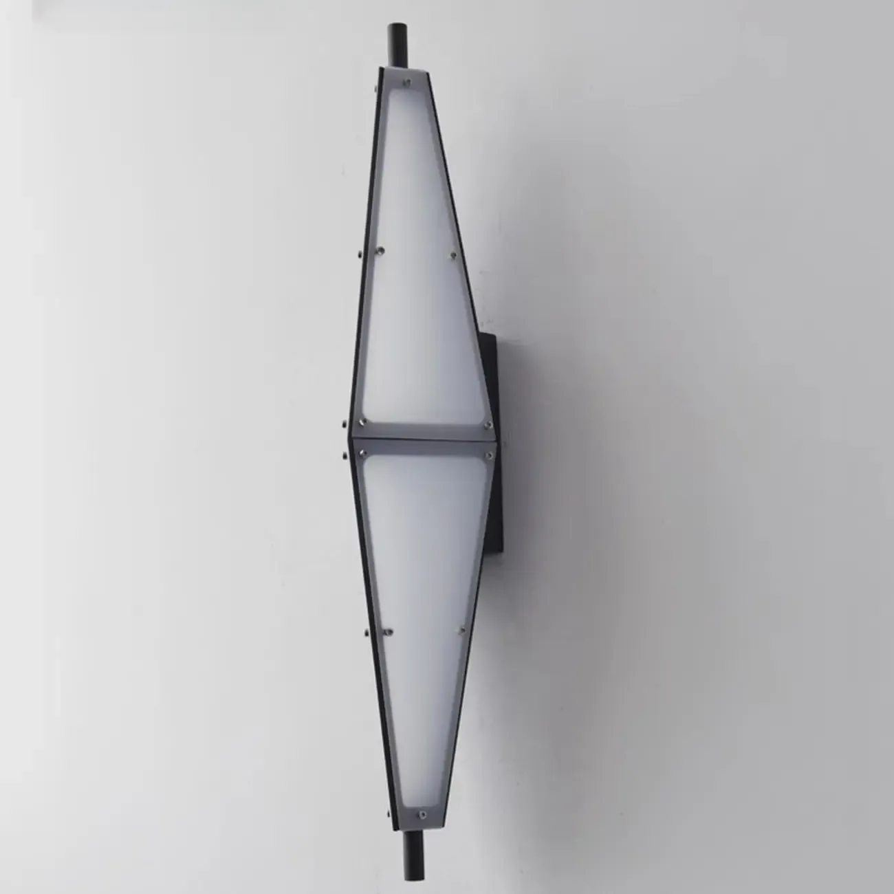 Modern Geometric White Acrylic LED Wall Sconce Image - 8