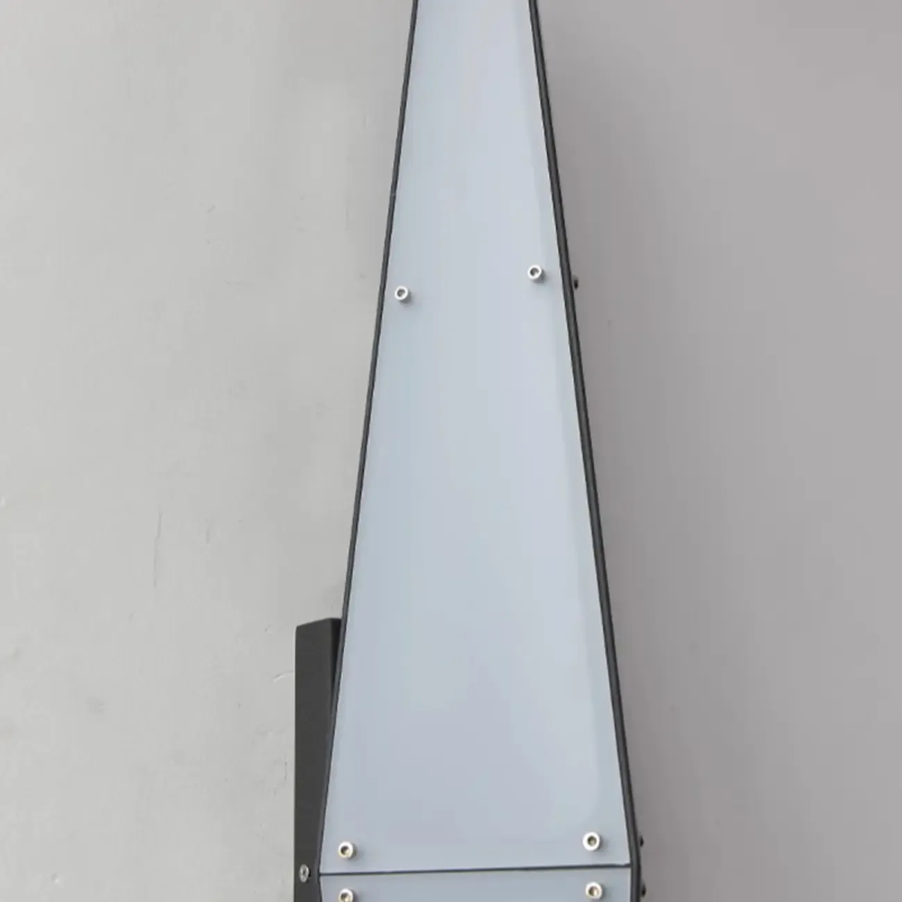 Modern Geometric White Acrylic LED Wall Sconce Image - 10