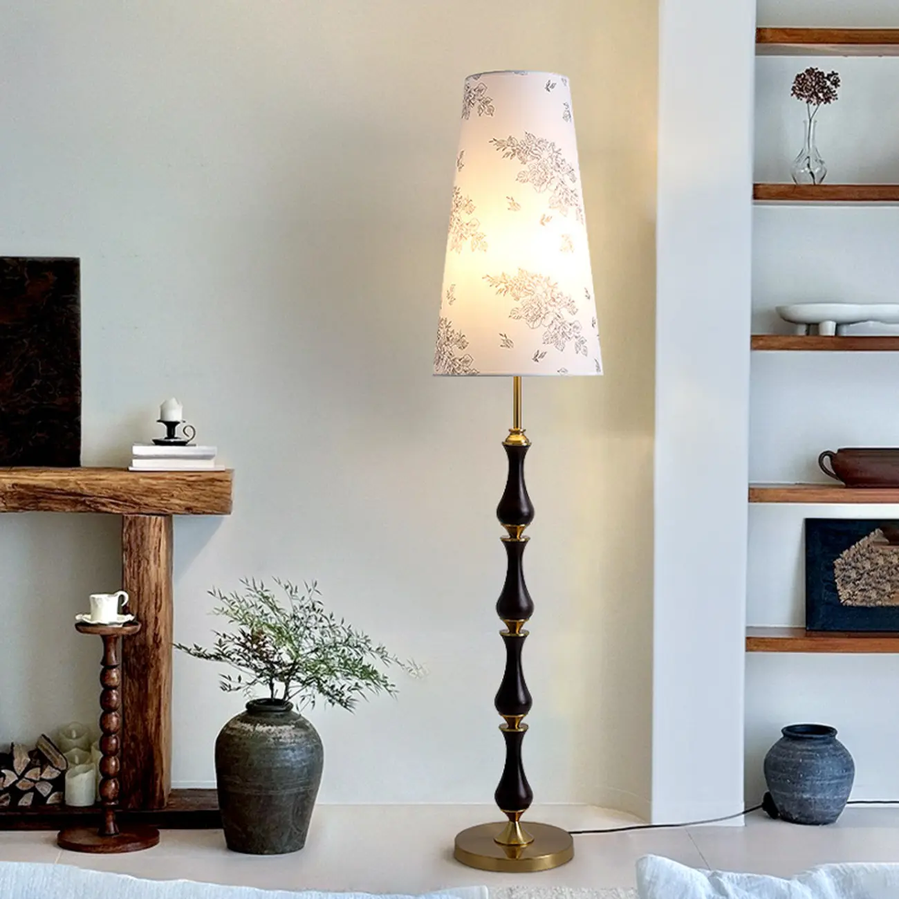 Traditional Vintage Printed Fabric Shade Floor Lamp Image - 3 | homeyfad