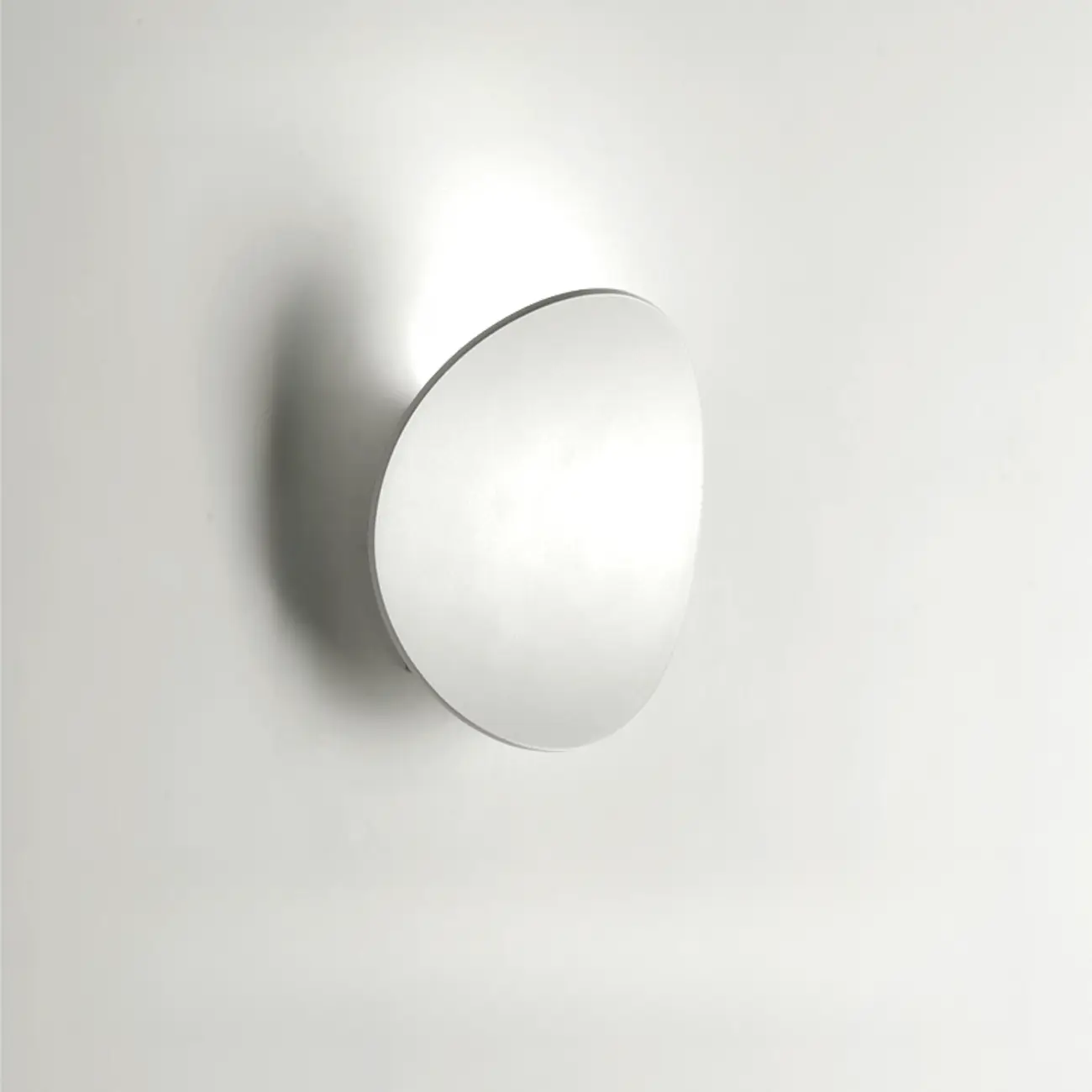 Modern Minimalist Metal Black White Wall Sconce Image - 8 | homeyfad