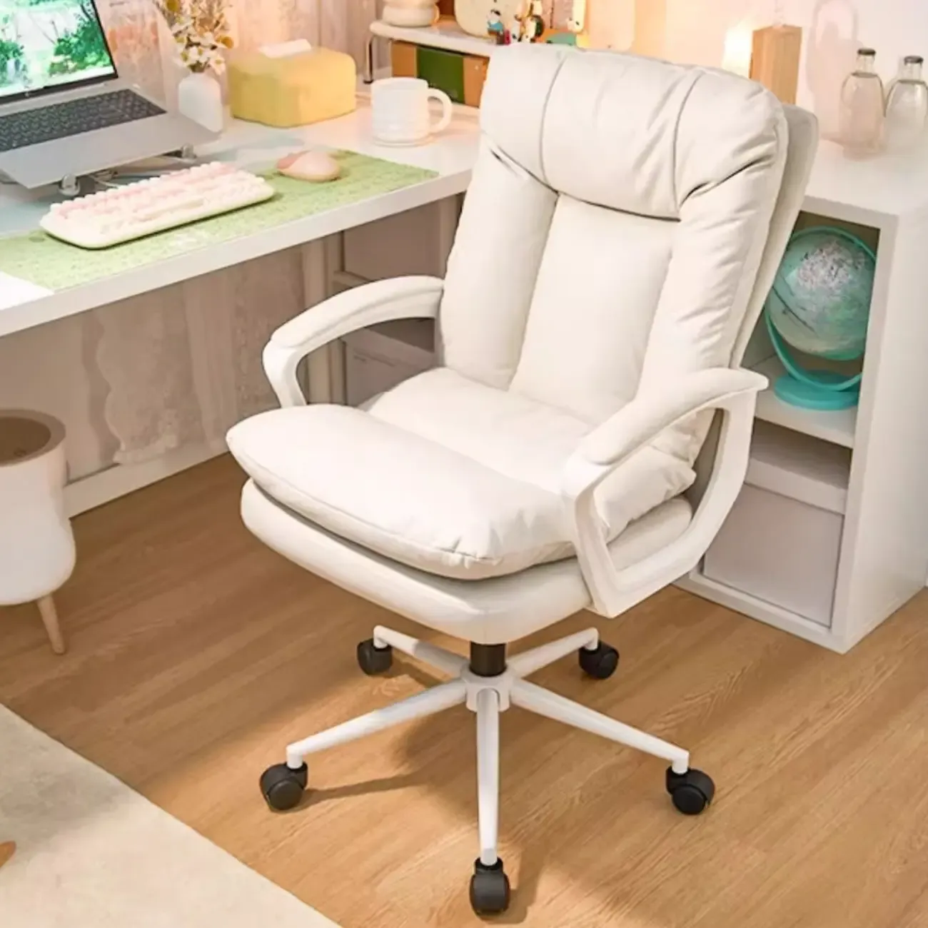 Trendy Cream Leather Padded Swivel Office Chair Image - 4