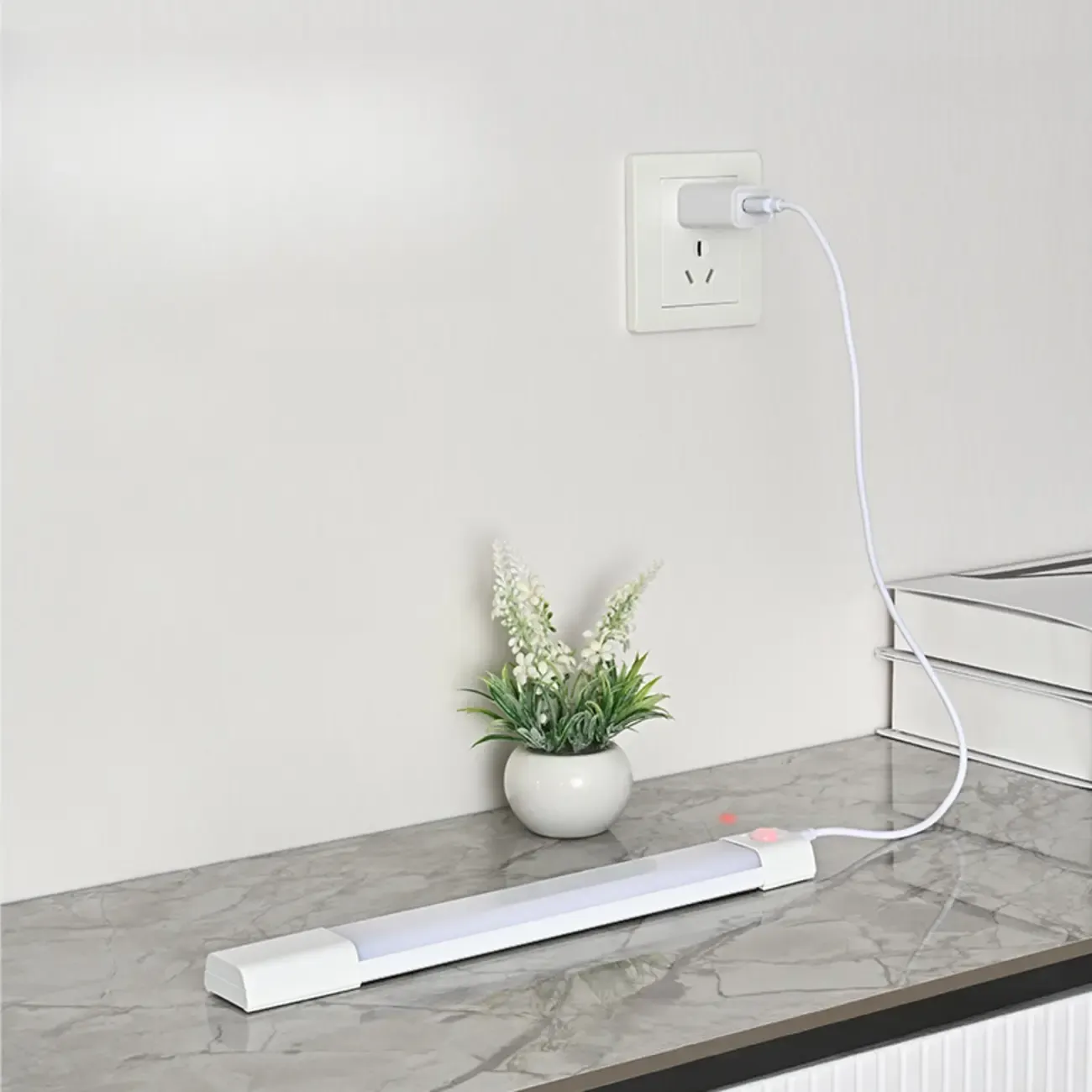 1-Light Modern Black Geometric LED Vanity Light Image - 4