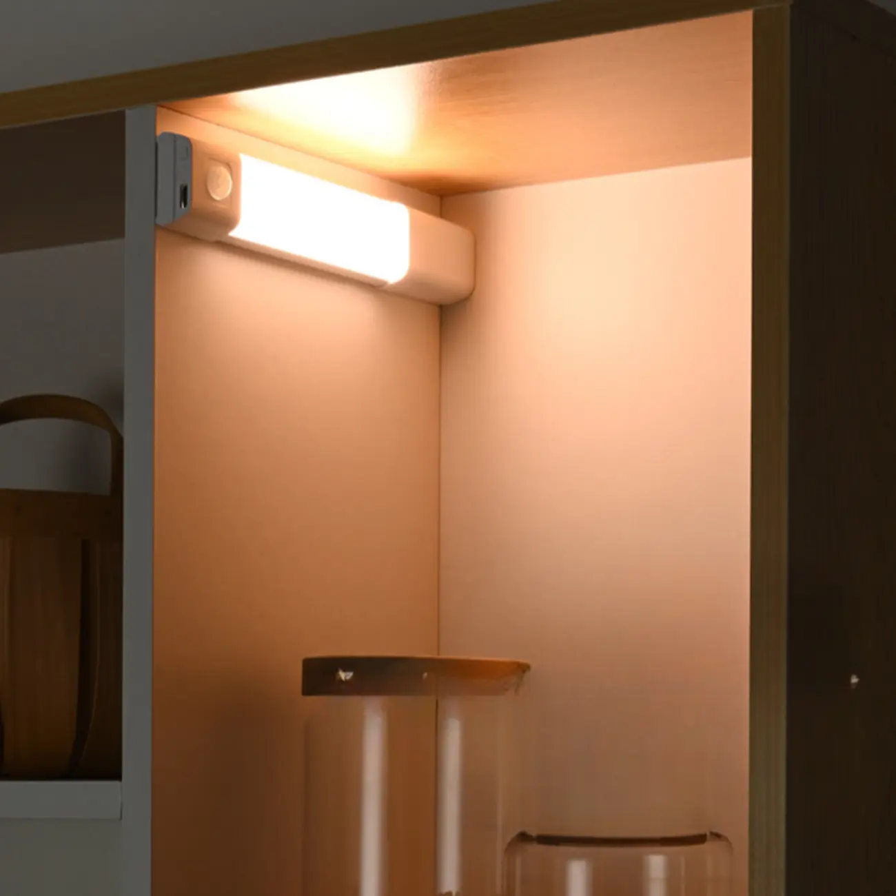 1-Light Modern Black Geometric LED Vanity Light Image - 2 | homeyfad