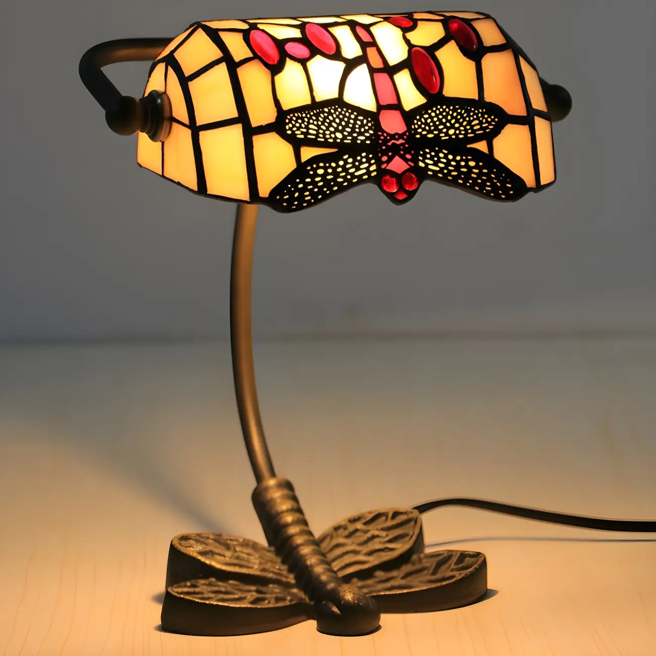 Vintage Dragonfly Pattern Stained Glass Banker Table Lamp Image - 2 | homeyfad