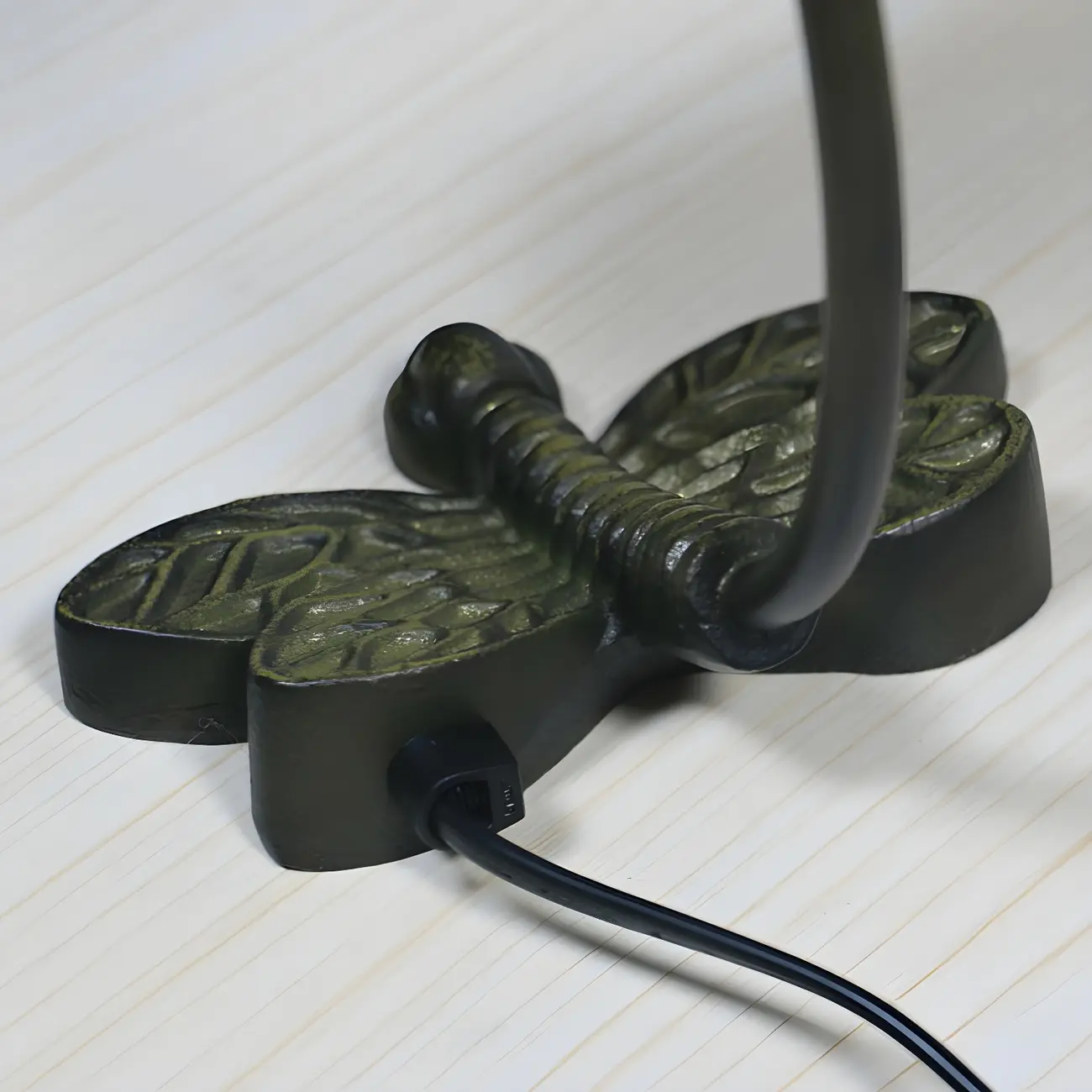 Vintage Dragonfly Pattern Stained Glass Banker Table Lamp Image - 14 | homeyfad