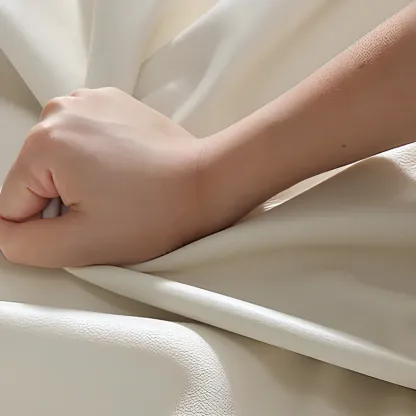 Modern Leather Ergonomic Swivel Office Chair Image - 13