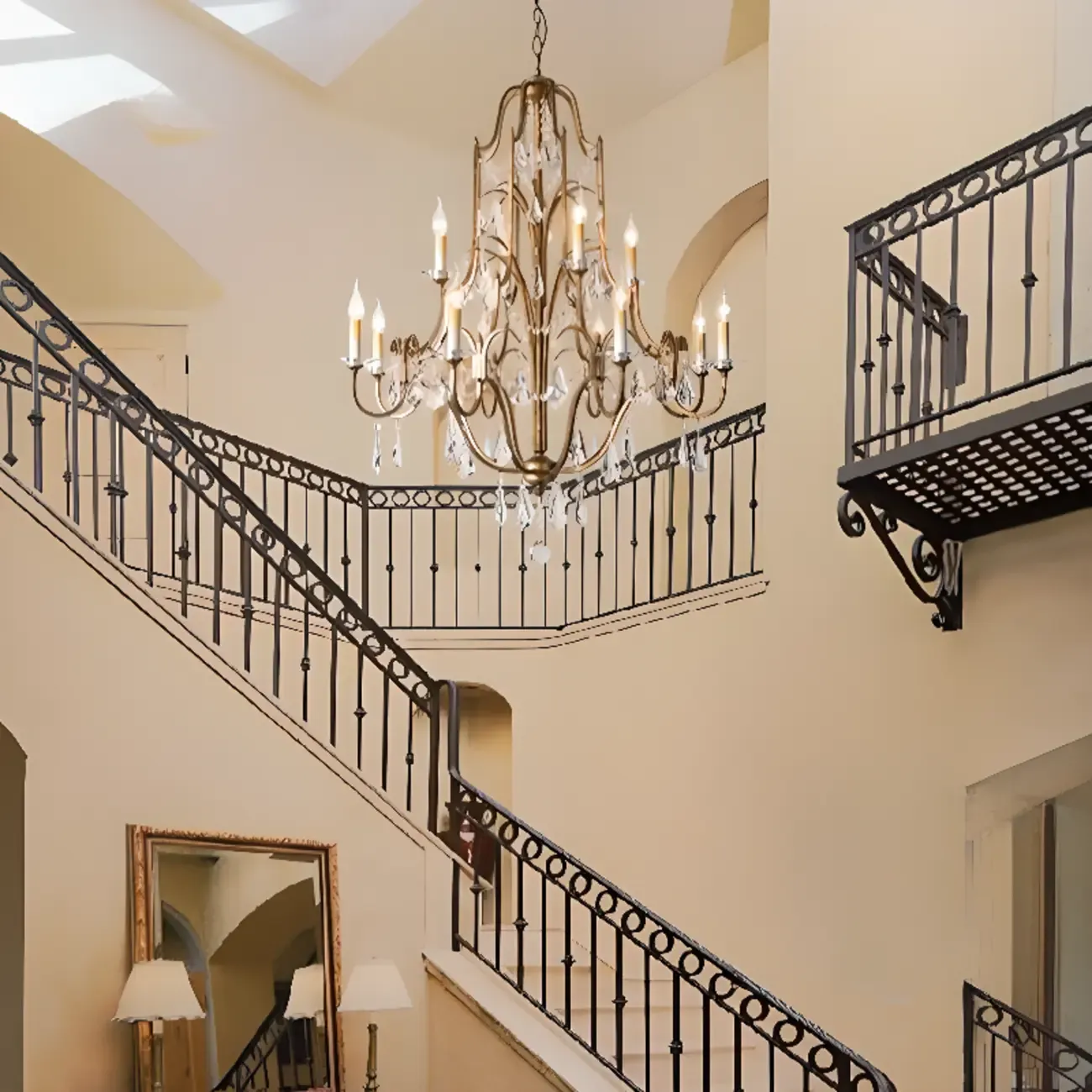 Traditional Gold Vintage Candelabra Chandelier with Crystal Image - 2