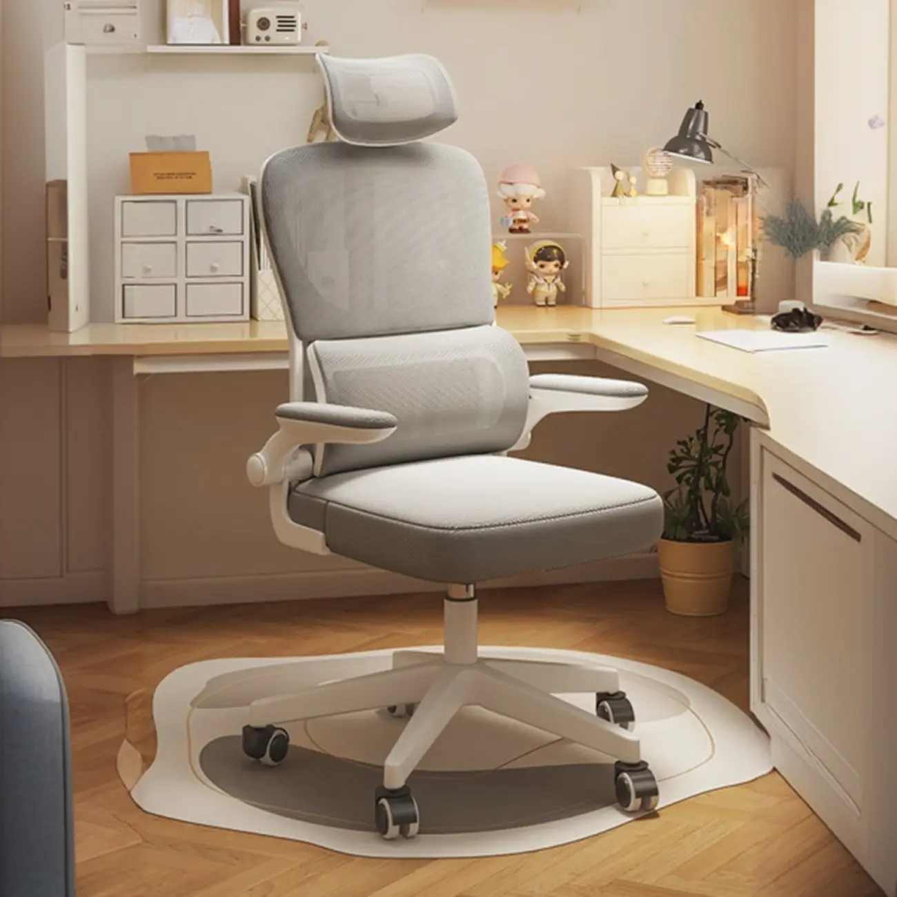 Modern Grey Mesh Ergonomic Adjustable Office Chair Image - 1 | homeyfad