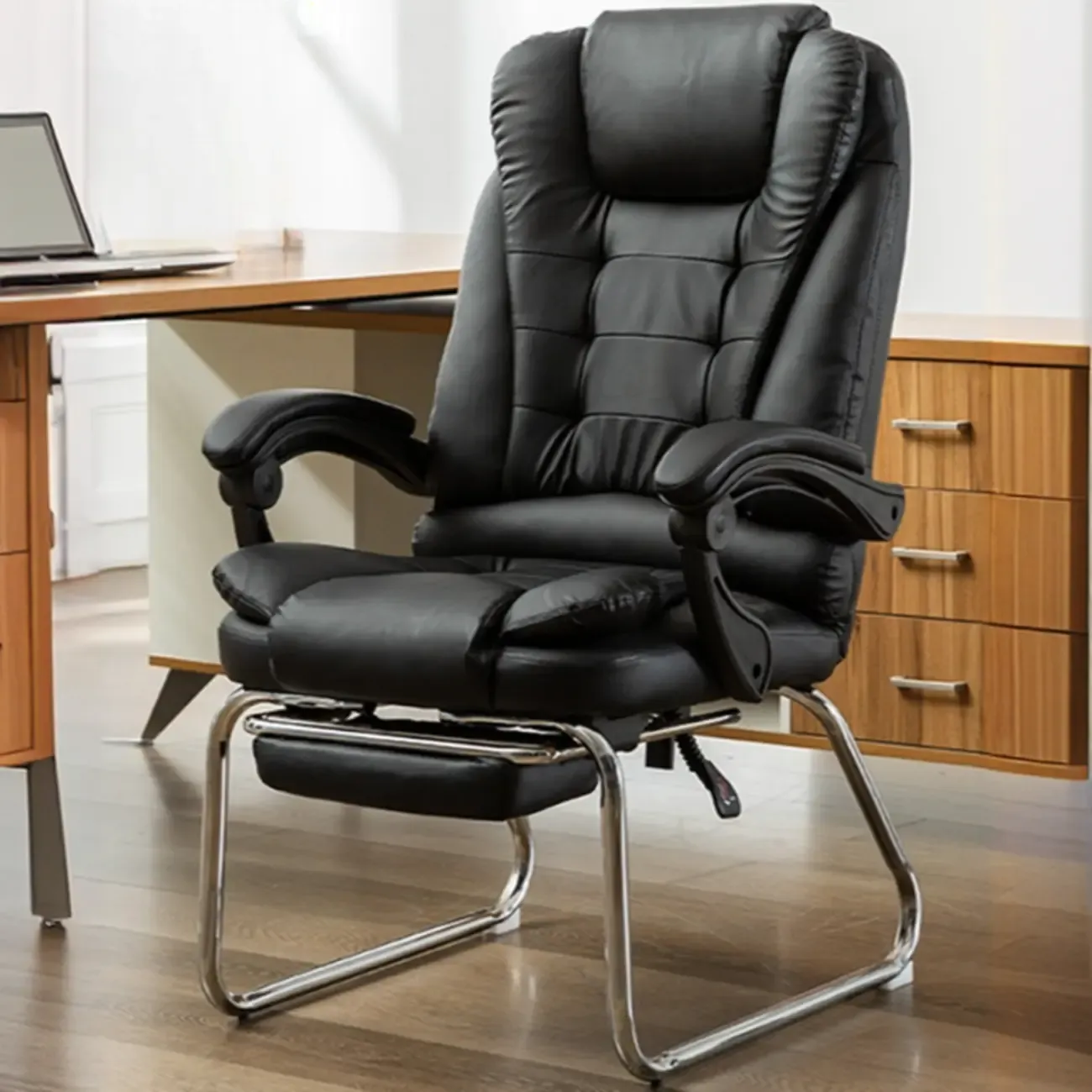 Black Leather Reclining Executive Office Chair Image - 10